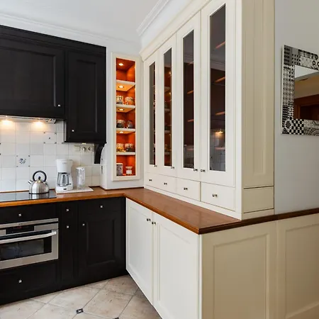 Wicker House Apartment *