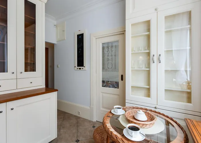 Wicker House Apartment